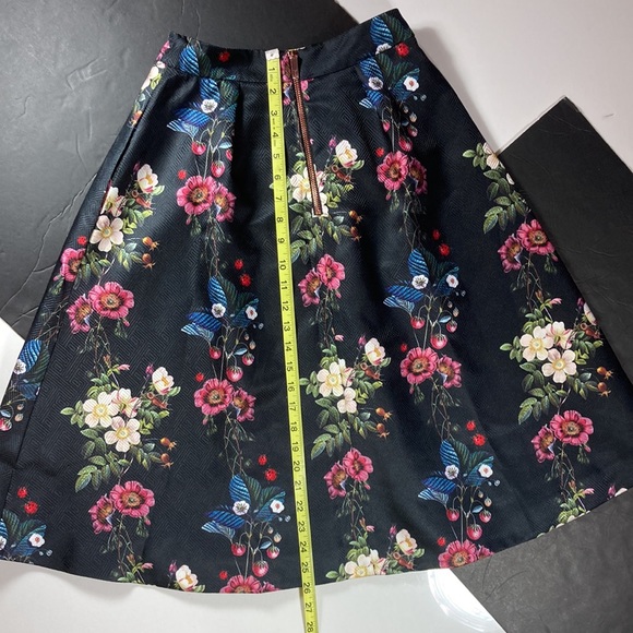 Ted Baker Floral on Black Grosgrain Skirt, Gorgeous! - Picture 4 of 7